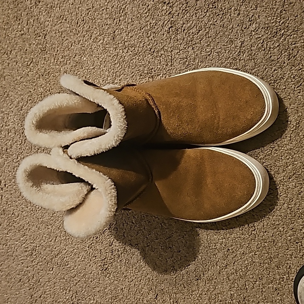 8.5 Women's brown Ugg boots